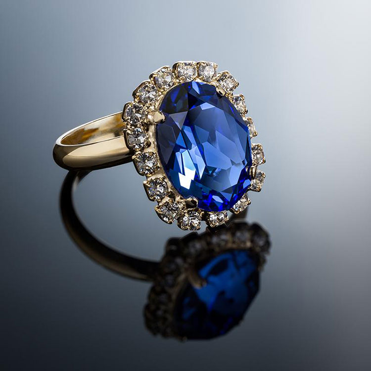 inel fashion cu cristale swarovski Saphire placat cu aur